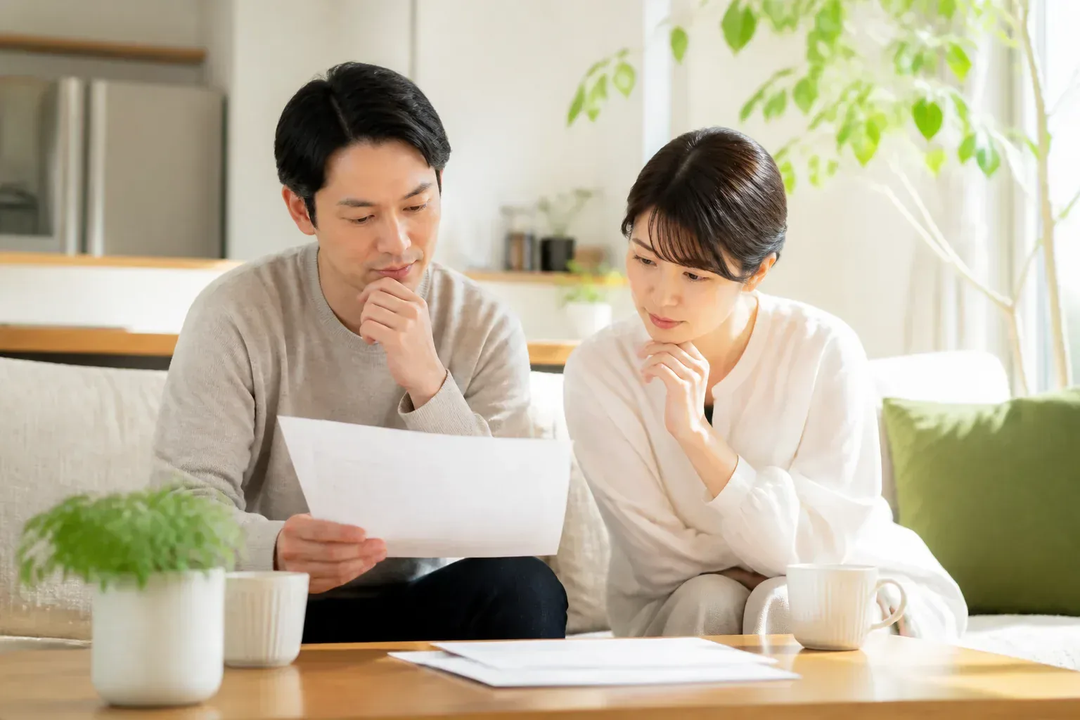 蓄電池の見積もりを検討するイメージ