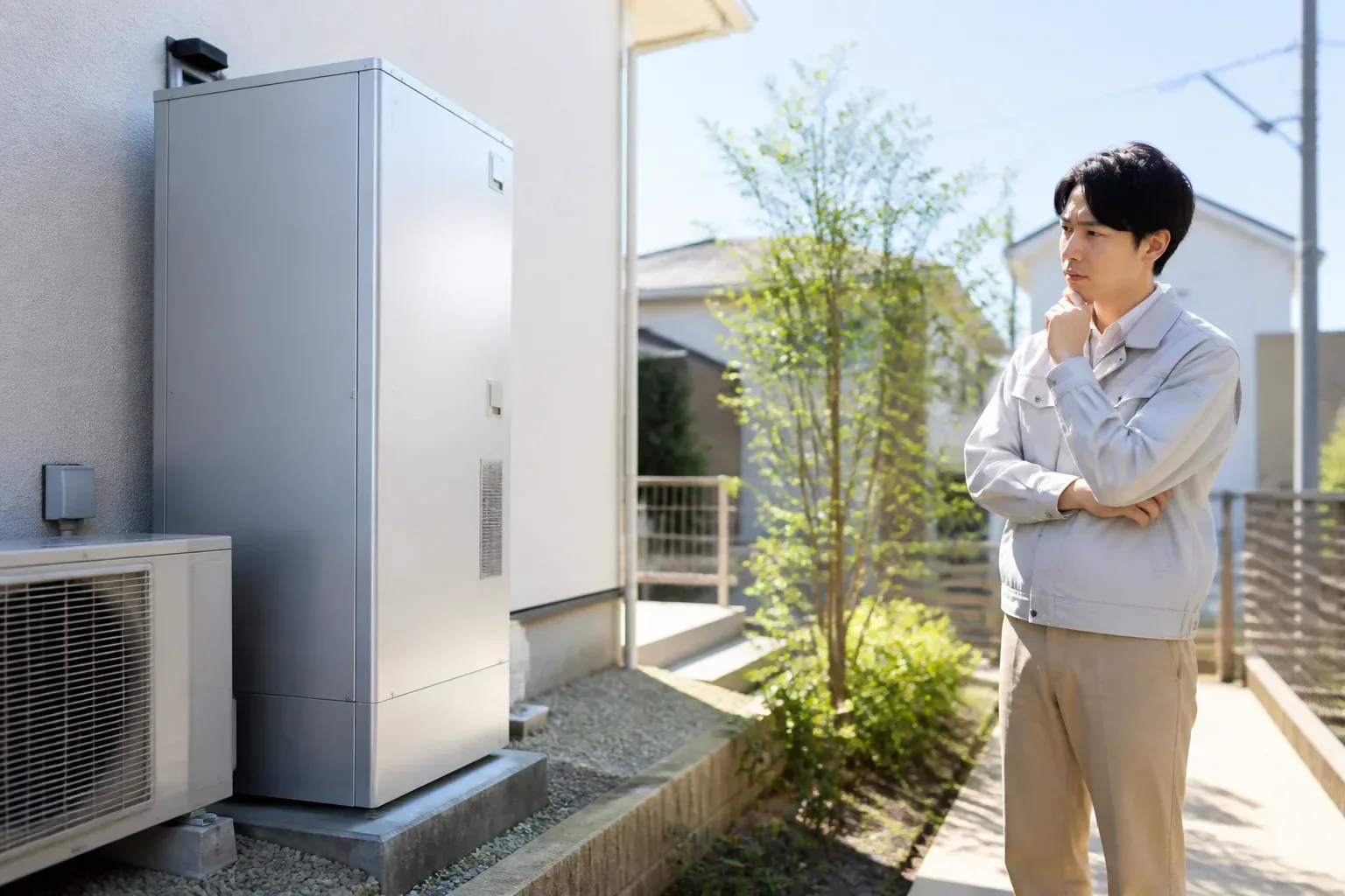 住宅の外壁沿いに設置スペースを確保した様子のイメージ